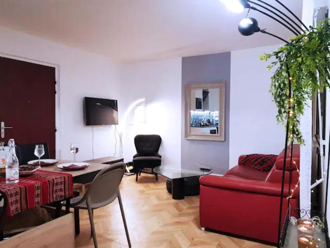 Pretty And Neat Bedroom In My Cosy Appartment. Puteaux Buitenkant foto