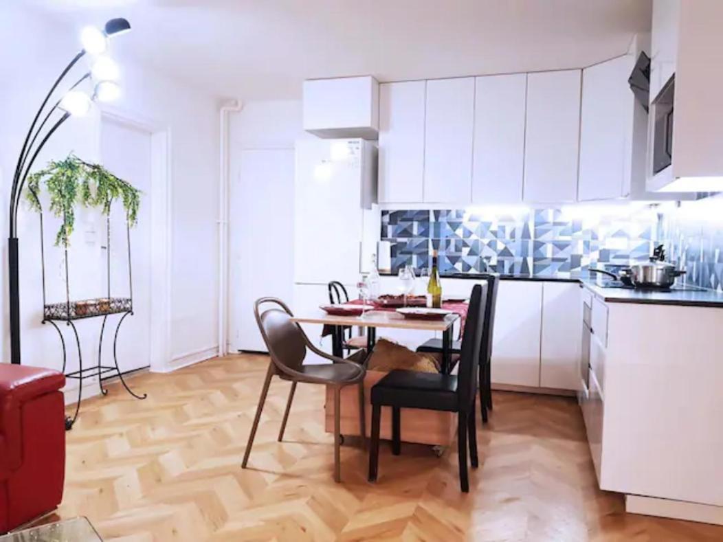 Pretty And Neat Bedroom In My Cosy Appartment. Puteaux Buitenkant foto
